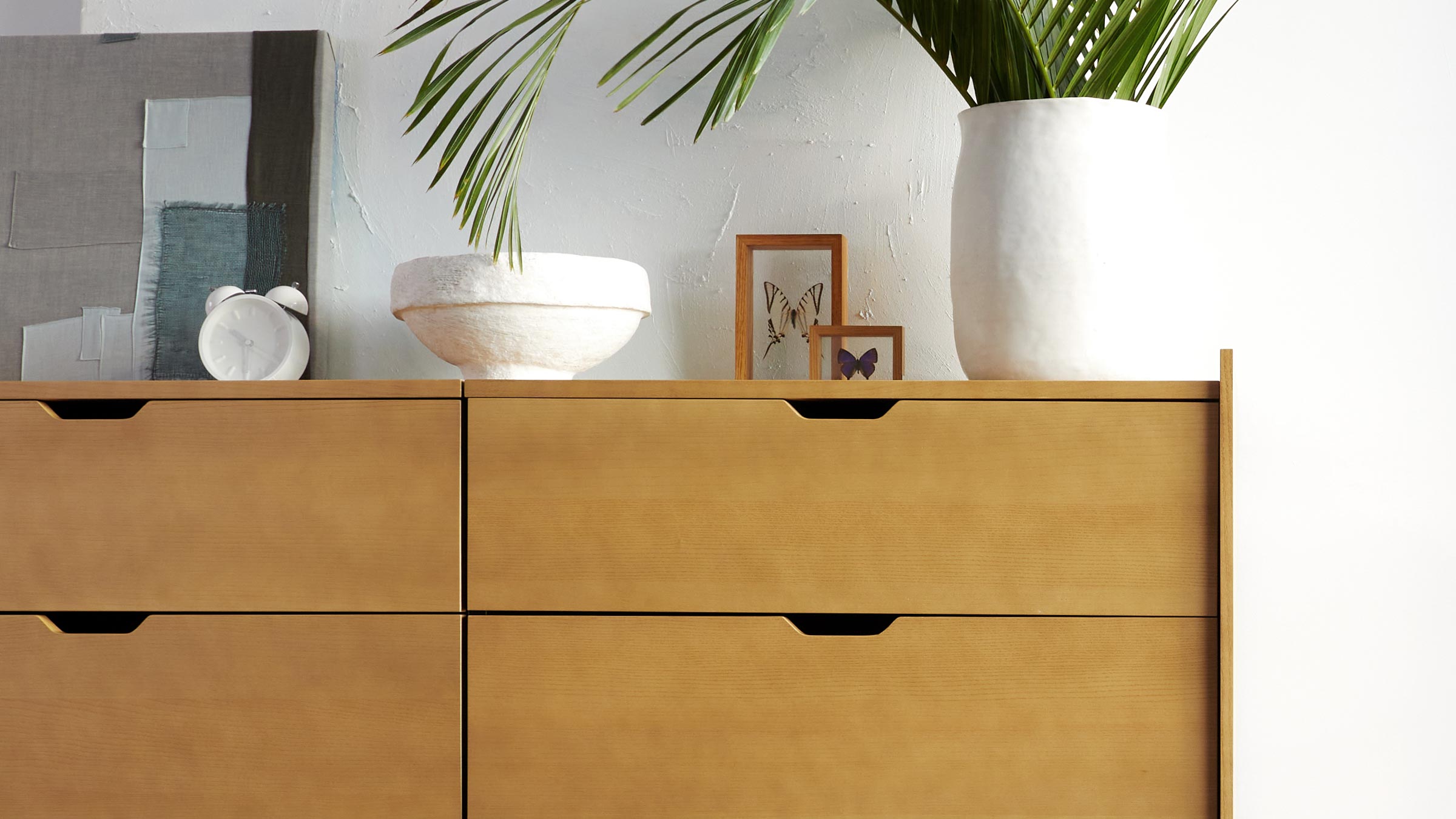 05_Prospect_Dresser_Lifestyle_f3a5e50d-fac6-4b2d-9196-aa510d6014de.jpg