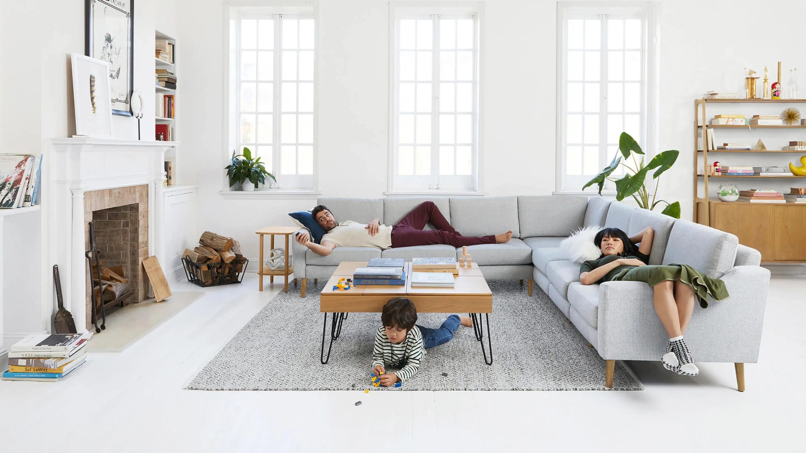 lifestyle-Corner-Sectional-Fabric_37b9a75d-127f-4709-8097-b7b9822eec97.jpg