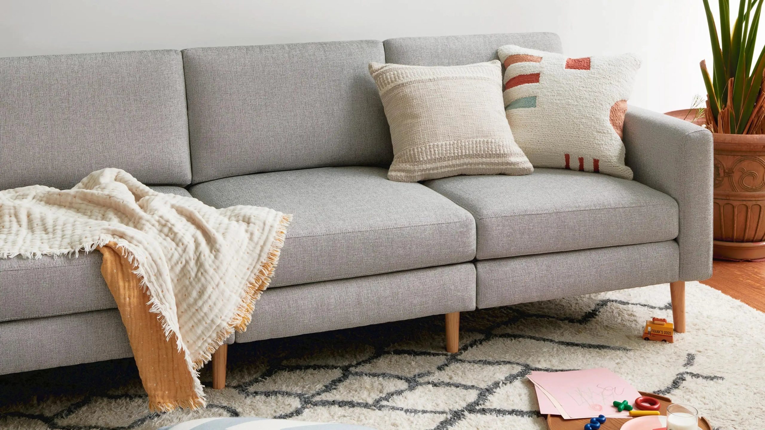 lifestyle-Nomad-Block-Arm-Grey_6e919322-fe02-481e-96d8-c5532861c062.jpg